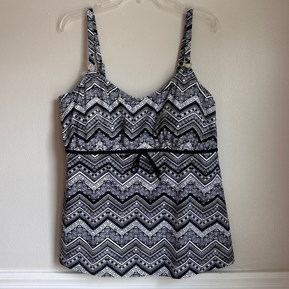 3/$20 💥 NWT Island Waves Women Tankini‎ Swimsuit Top Babydoll Black White Print